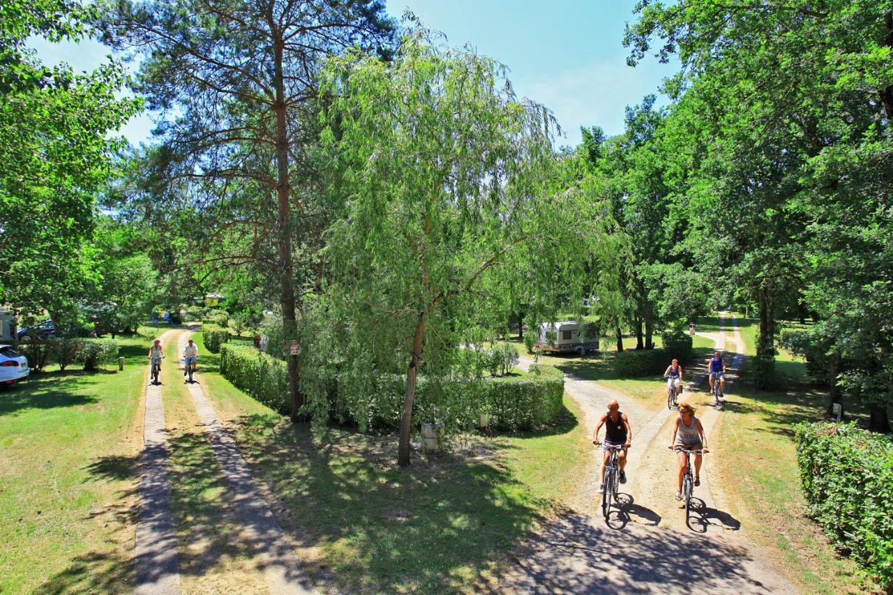 Le Plein Air Des Bories Hotel Carsac-Aillac Екстериор снимка